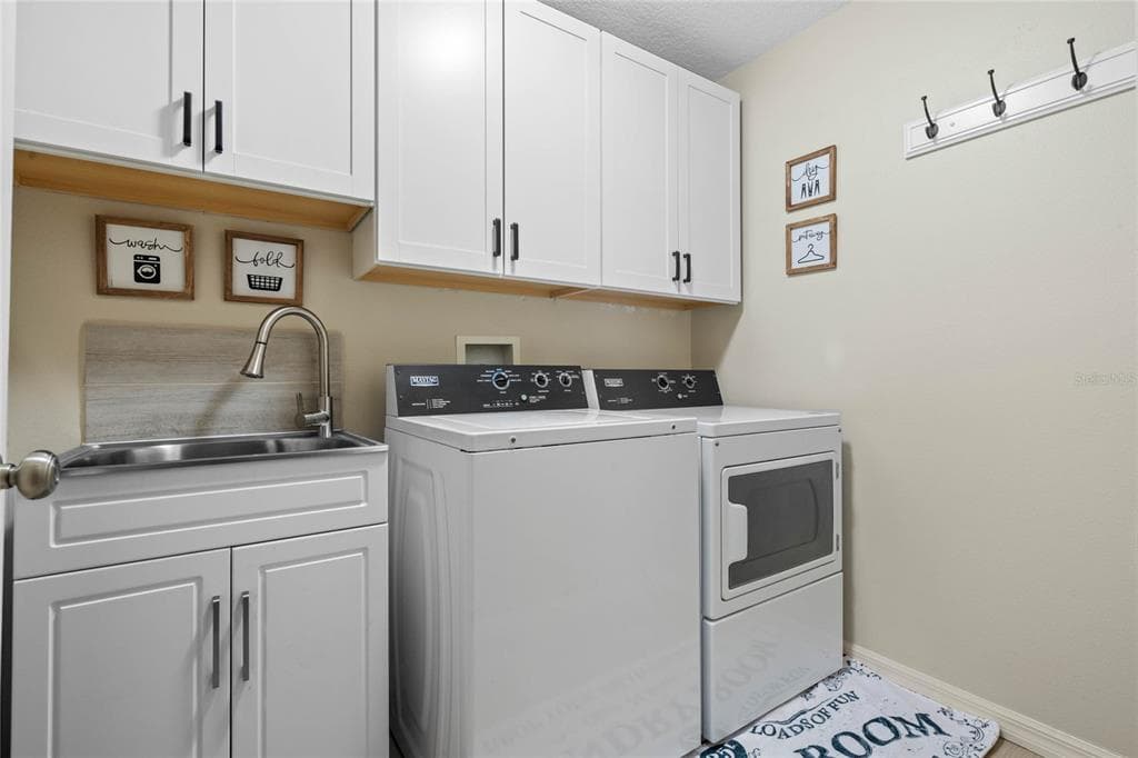 11516 LYONS COURT photo 24