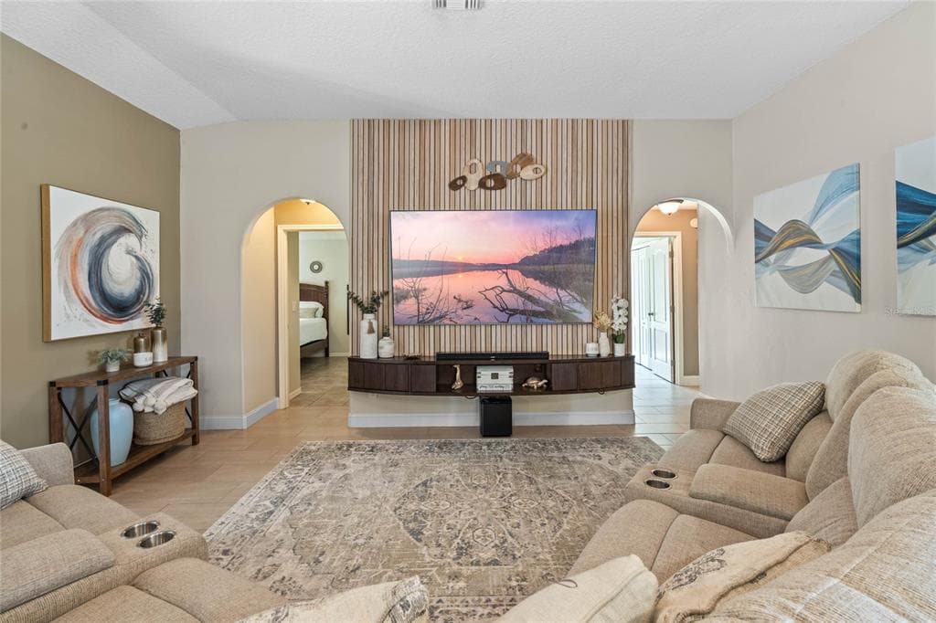 11516 LYONS COURT photo 8