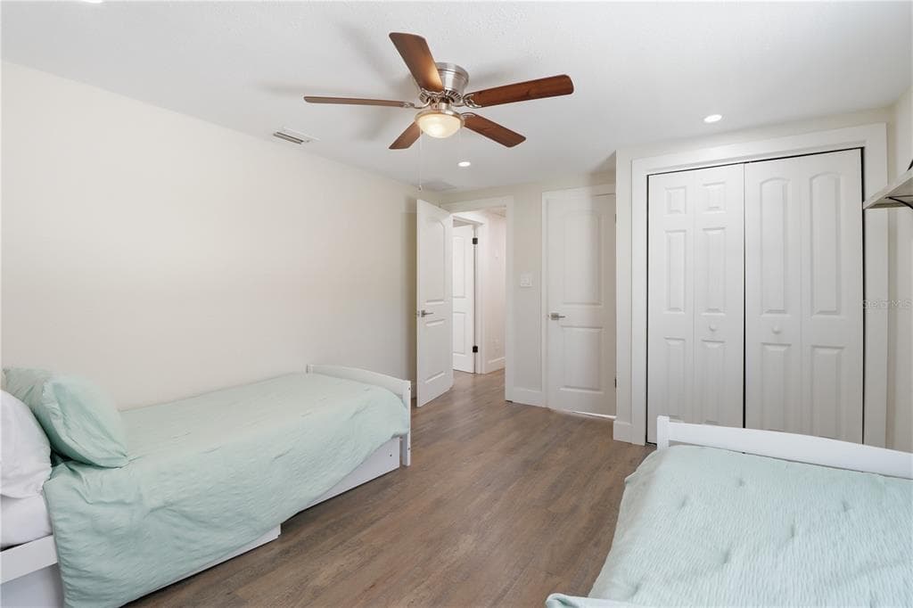 9235 W HARBOR ISLE COURT photo 22