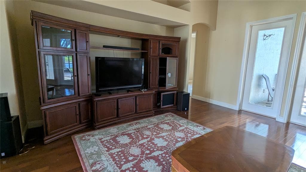 112 HALLSTROM COURT photo 14