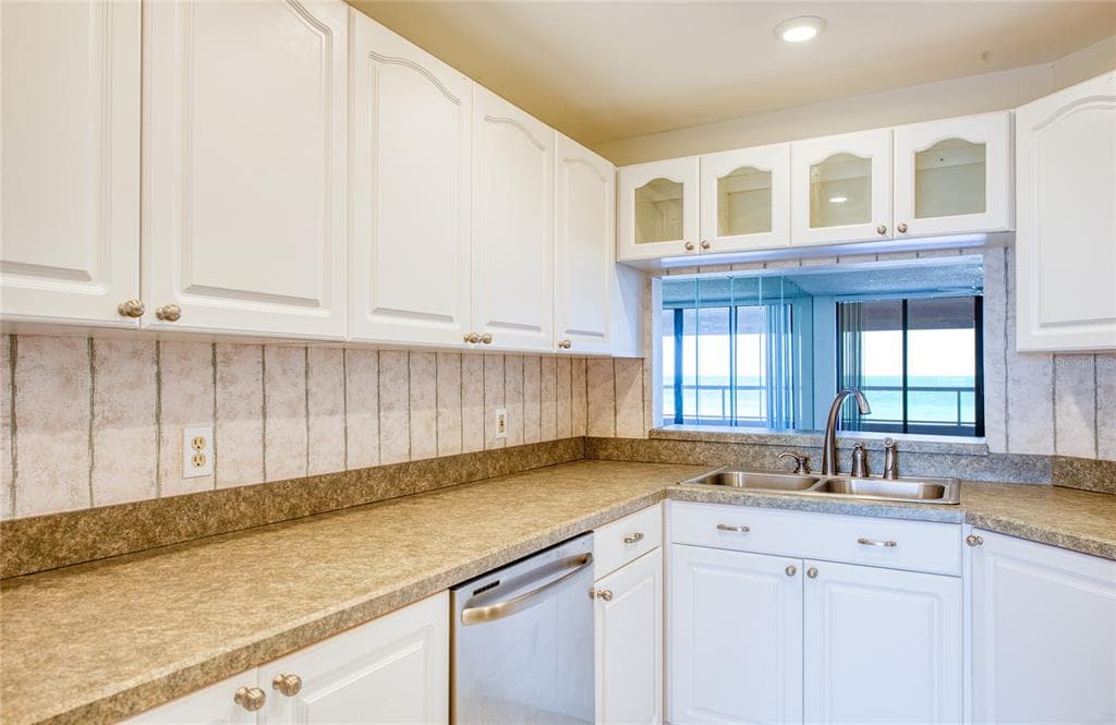 1310 GULF BOULEVARD 4D photo 14