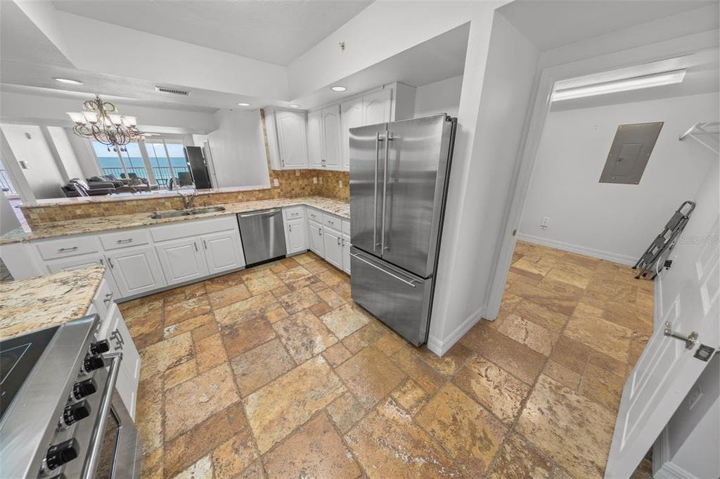 4767 S ATLANTIC AVENUE 402 photo 18
