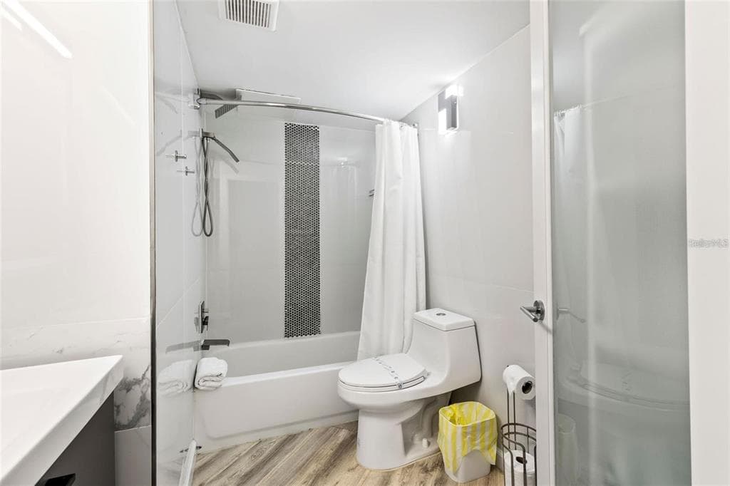 1909 S ATLANTIC AVENUE 411 & 412 photo 23