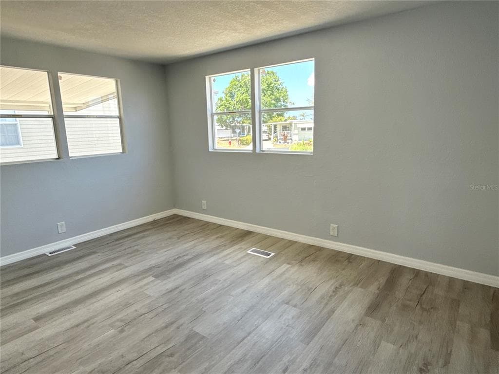 460 MOUNT OAK AVENUE NE 745 photo 13