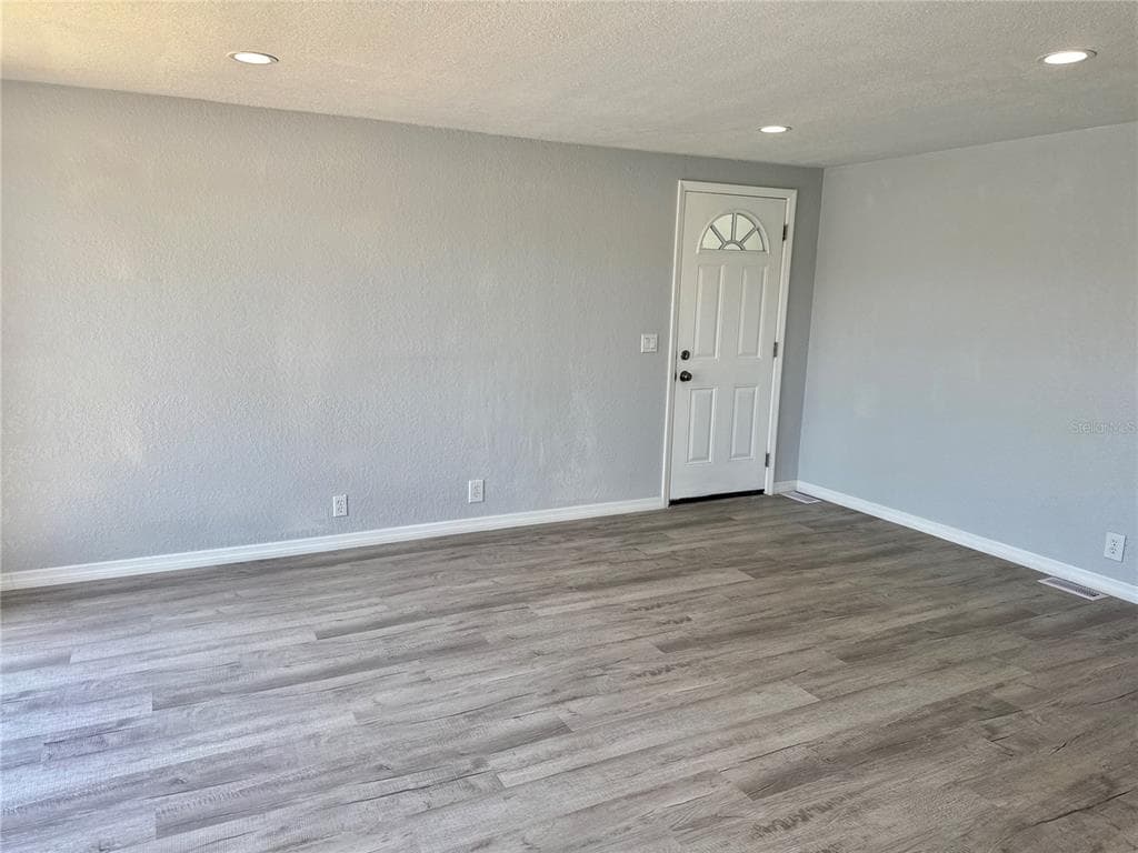 460 MOUNT OAK AVENUE NE 745 photo 11