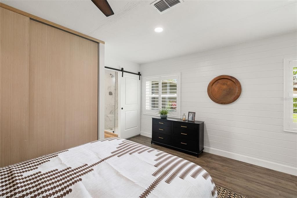 18520 WAYNE ROAD photo 23