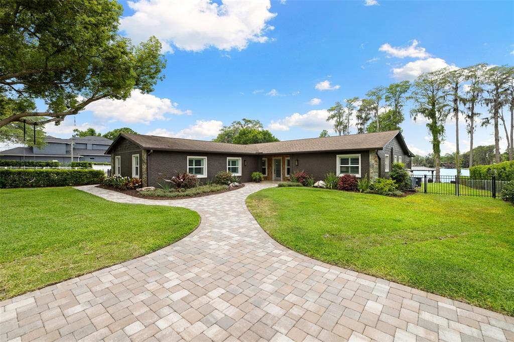 18520 WAYNE ROAD photo 6