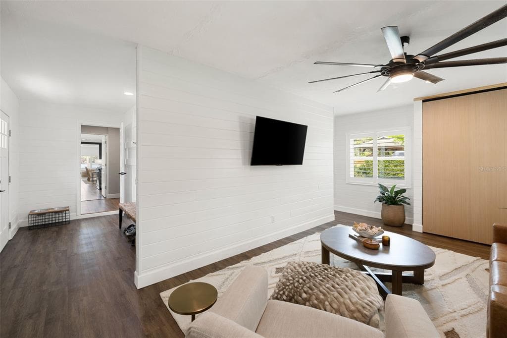 18520 WAYNE ROAD photo 17