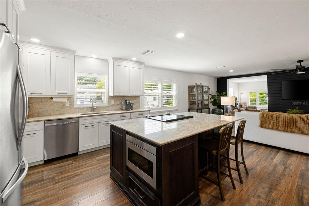 18520 WAYNE ROAD photo 12