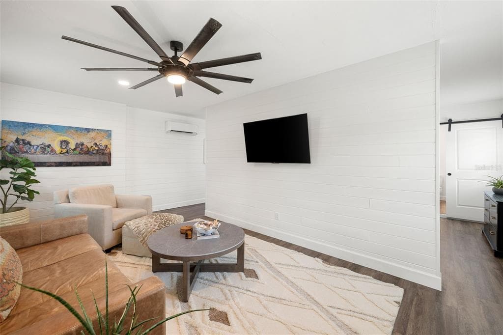 18520 WAYNE ROAD photo 20