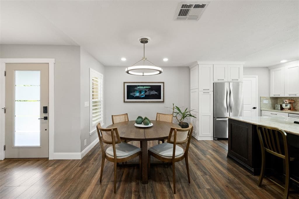18520 WAYNE ROAD photo 9