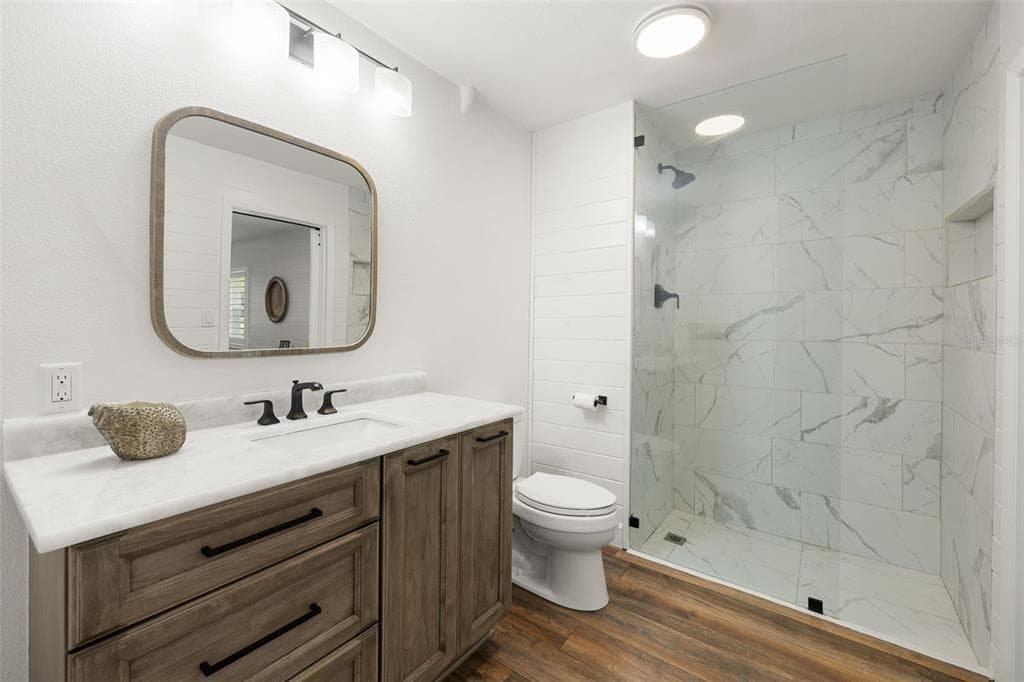 18520 WAYNE ROAD photo 24