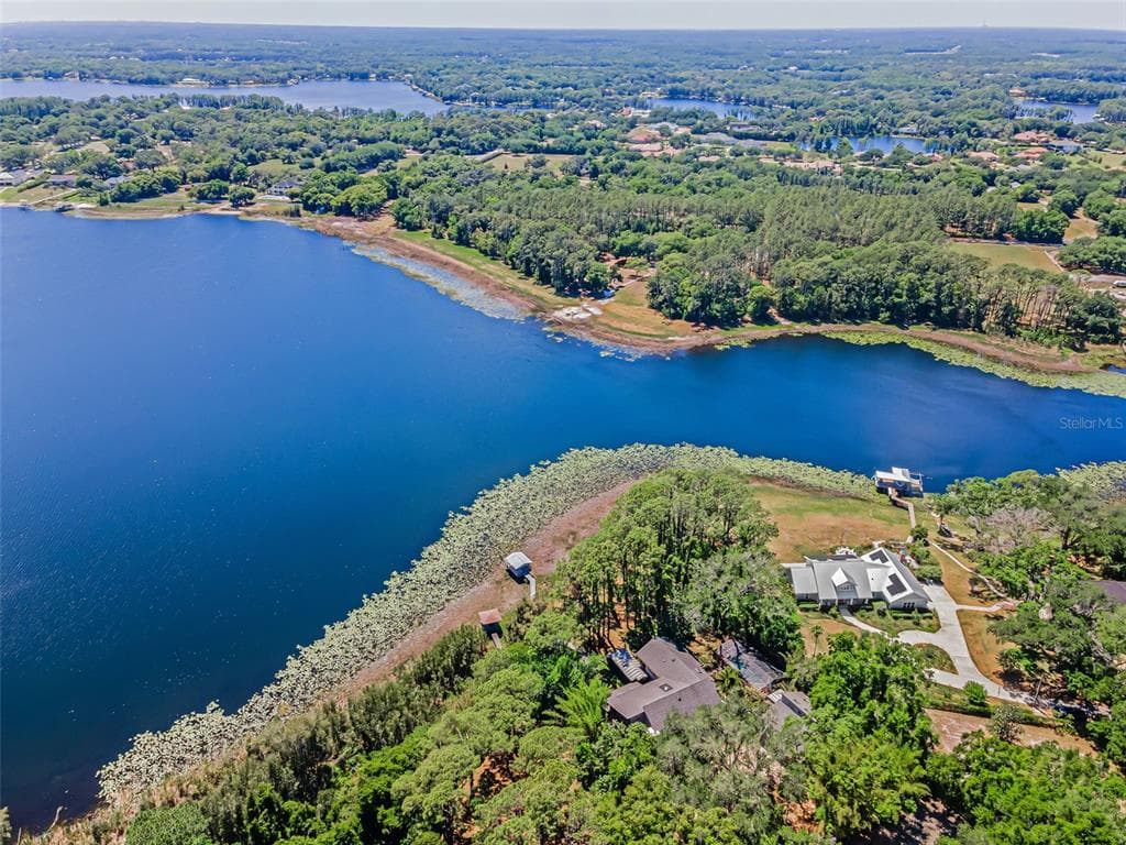 8602 BONNIE COVE LANE photo 1