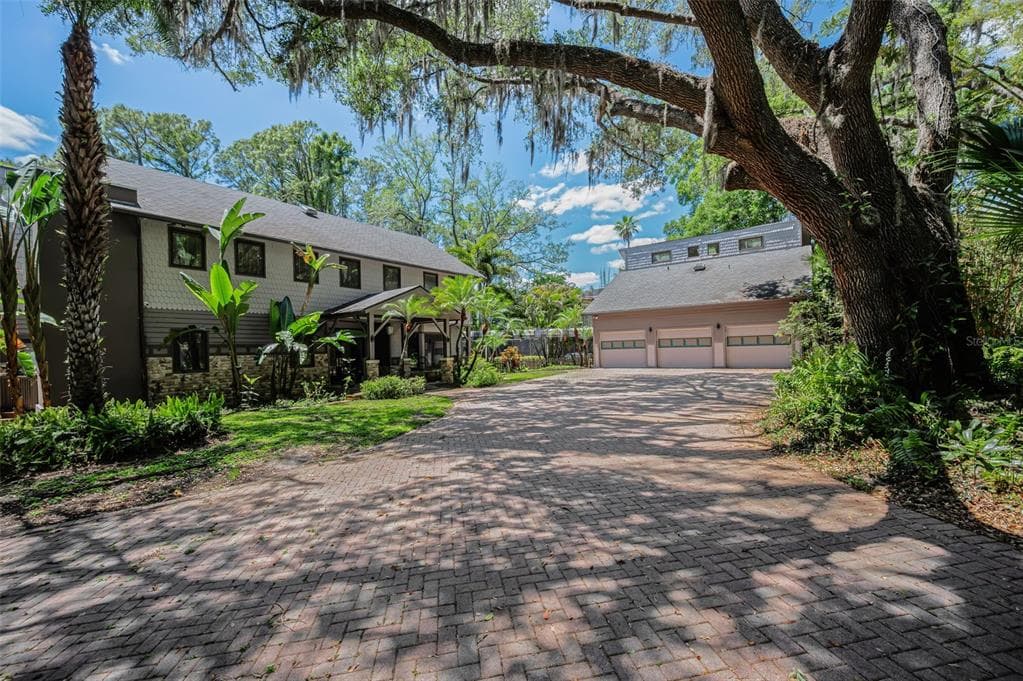 8602 BONNIE COVE LANE photo 4