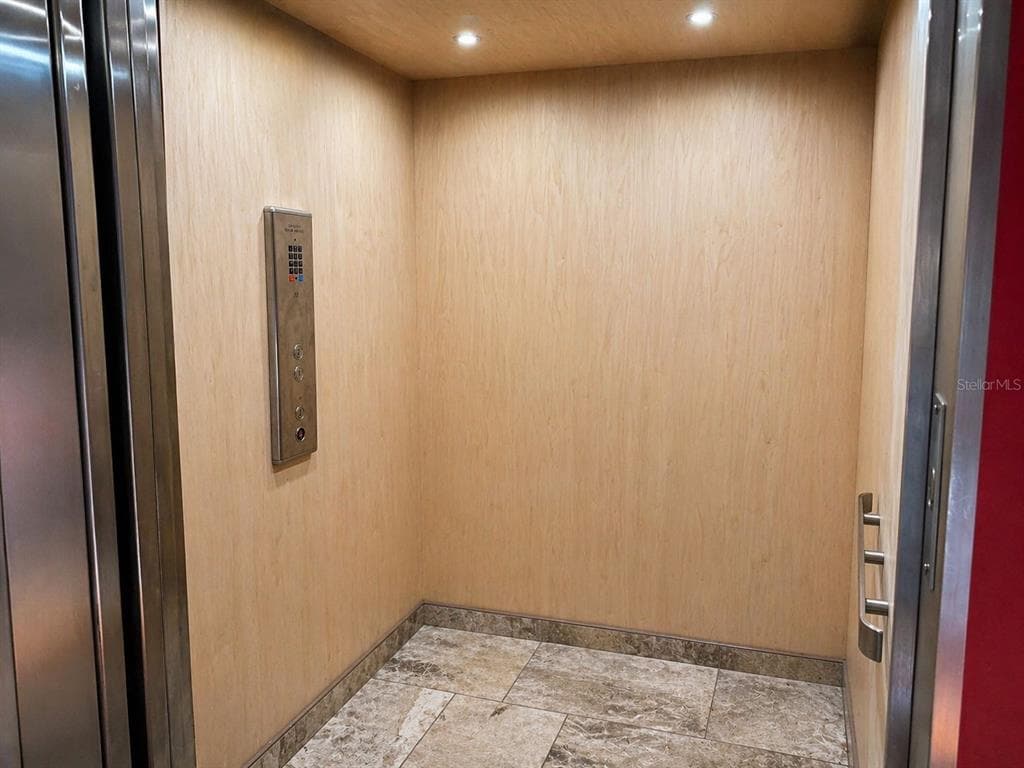 8602 BONNIE COVE LANE photo 25