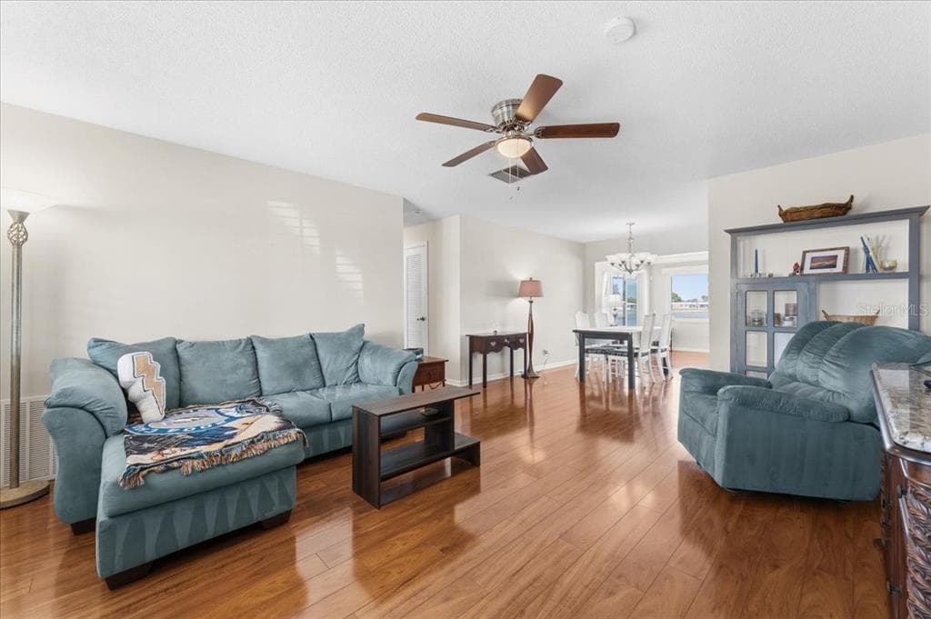 9875 MAINLANDS BOULEVARD W photo 6