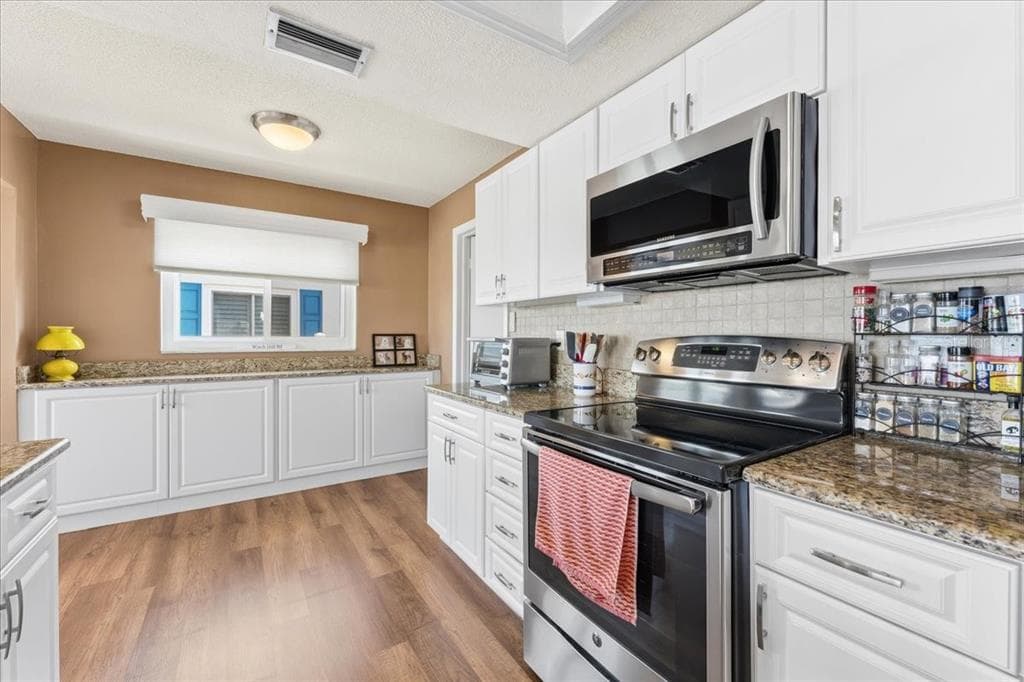 9875 MAINLANDS BOULEVARD W photo 17