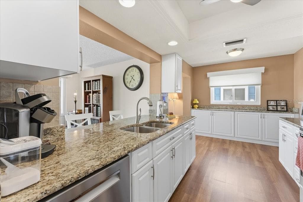 9875 MAINLANDS BOULEVARD W photo 16