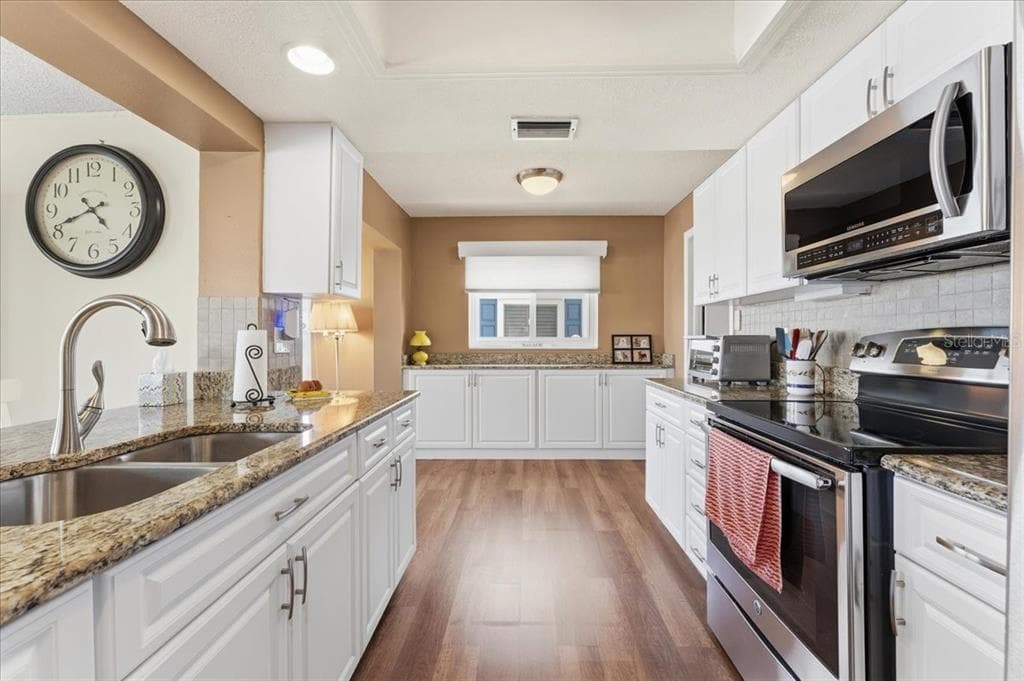 9875 MAINLANDS BOULEVARD W photo 15