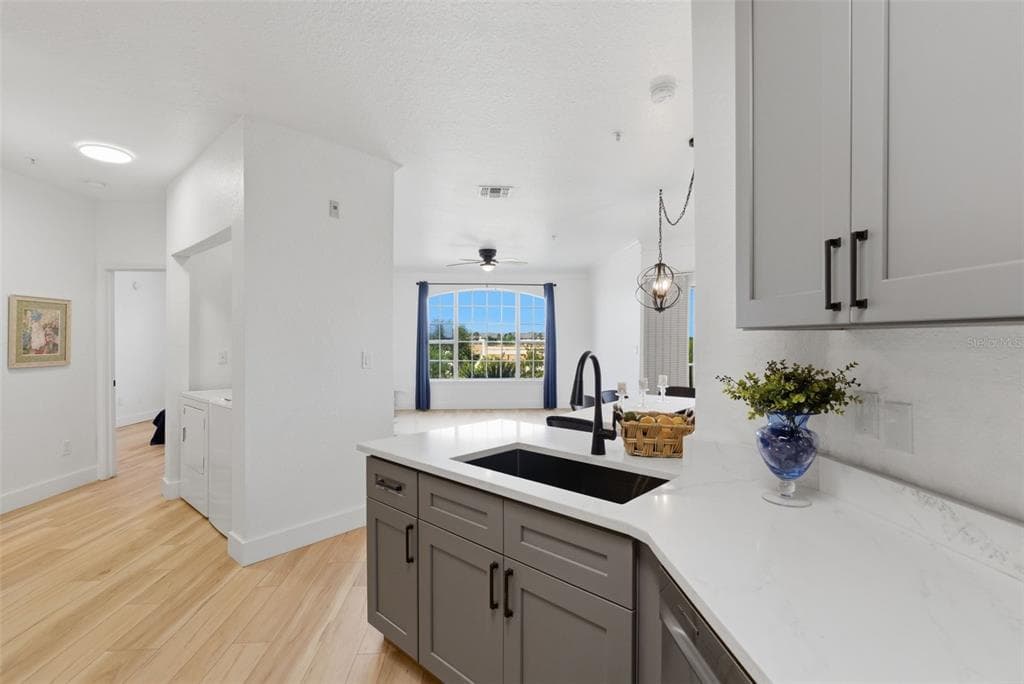 4323 BAYSIDE VILLAGE DRIVE 312 photo 7