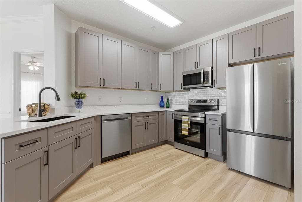4323 BAYSIDE VILLAGE DRIVE 312 photo 5