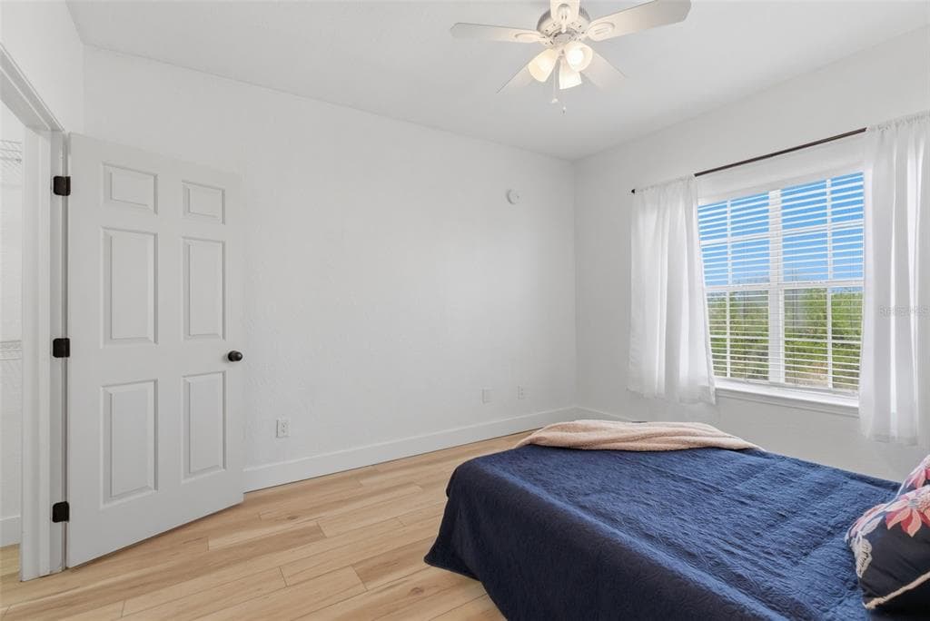4323 BAYSIDE VILLAGE DRIVE 312 photo 24
