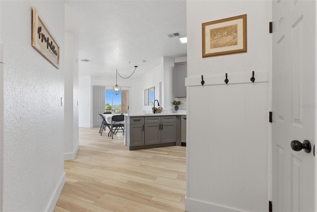 4323 BAYSIDE VILLAGE DRIVE 312 photo 4