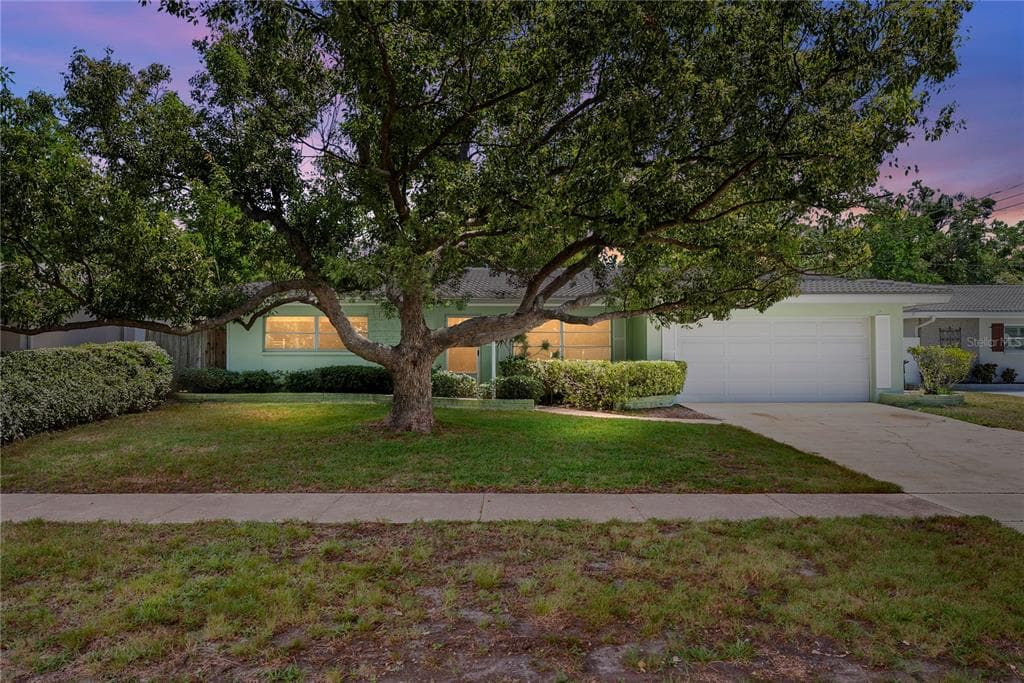 1413 EMBASSY DRIVE photo 2