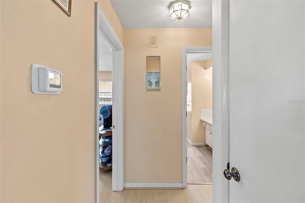 1413 EMBASSY DRIVE photo 7