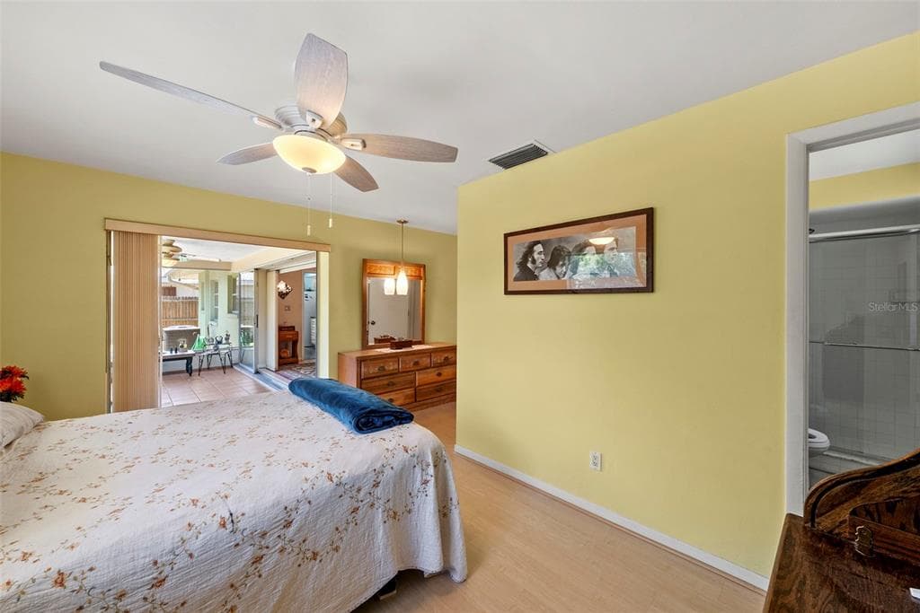 1413 EMBASSY DRIVE photo 9