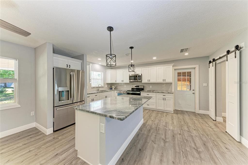 2401 10TH STREET W photo 9