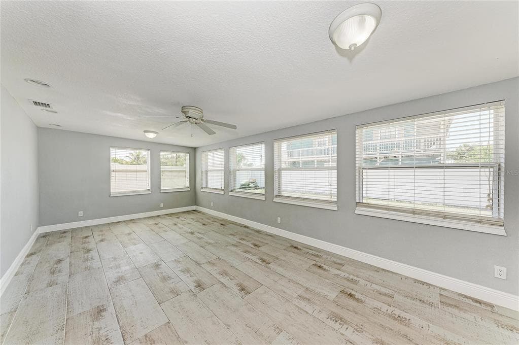 2401 10TH STREET W photo 8