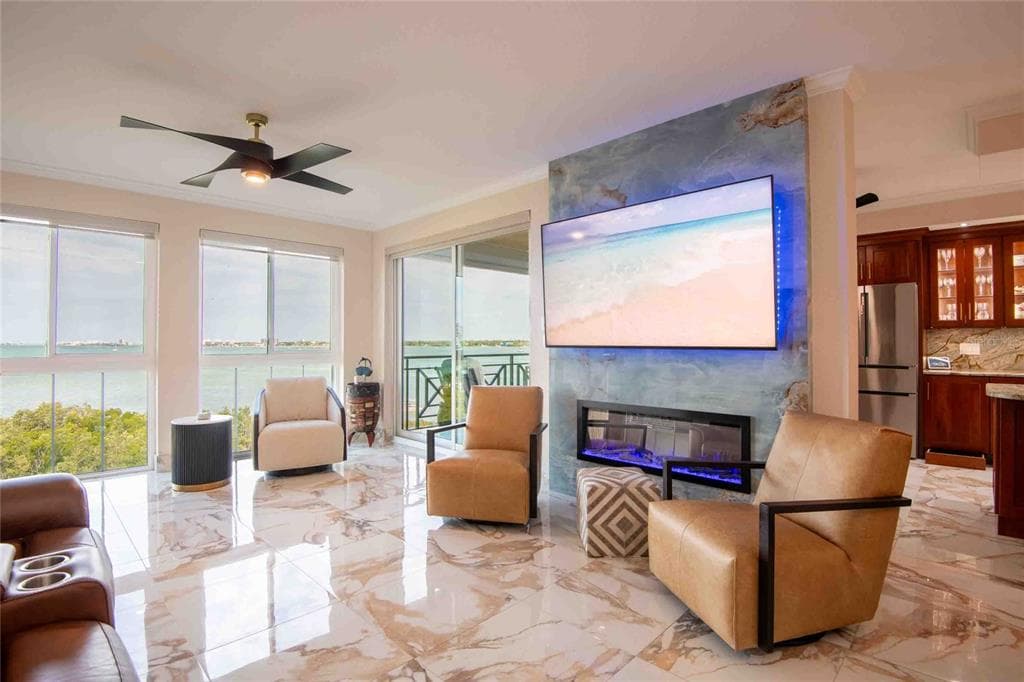 4737 DOLPHIN CAY LANE S 407 photo 5