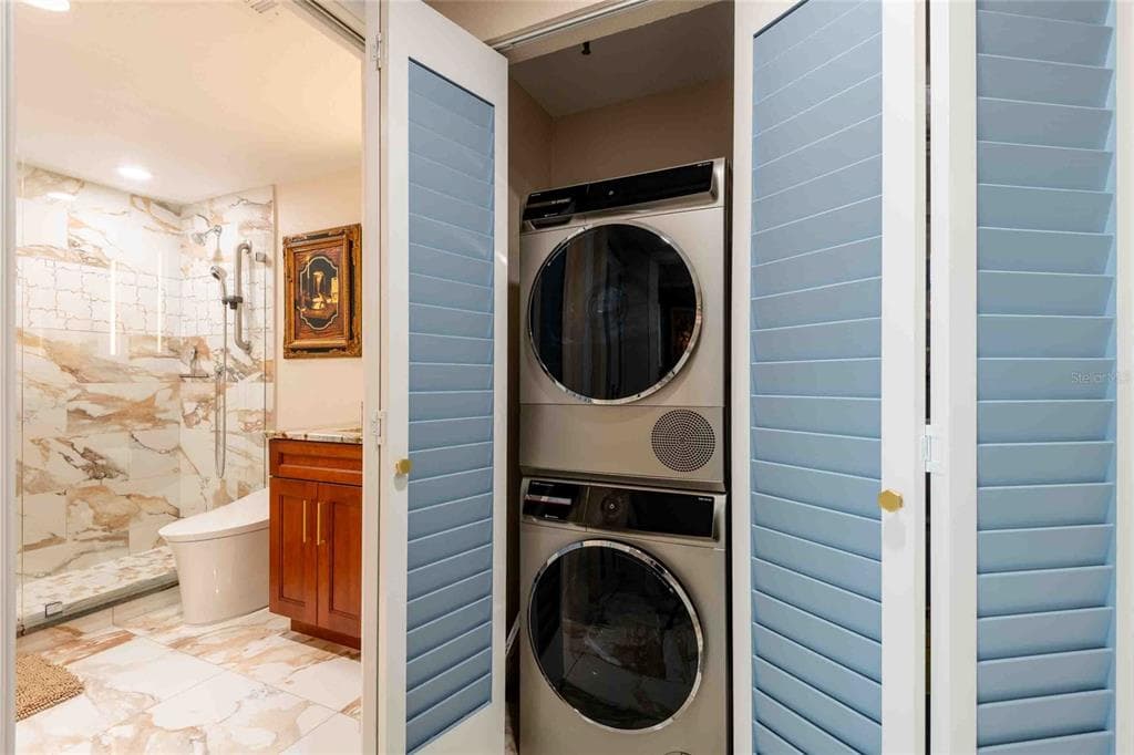 4737 DOLPHIN CAY LANE S 407 photo 25