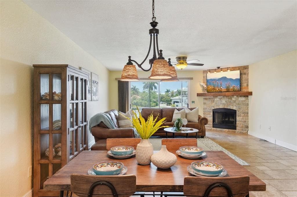 637 PINELLAS BAYWAY 105 photo 12