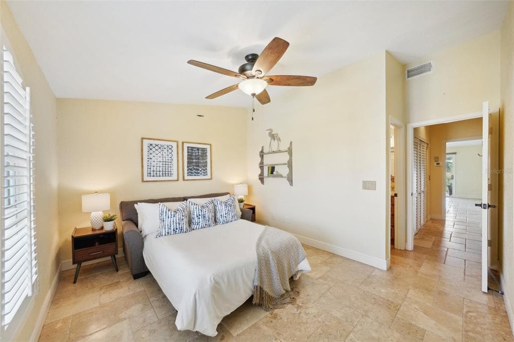 637 PINELLAS BAYWAY 105 photo 22