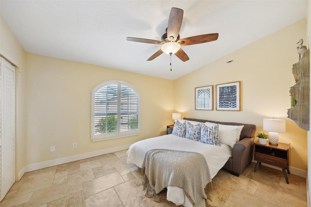 637 PINELLAS BAYWAY 105 photo 20