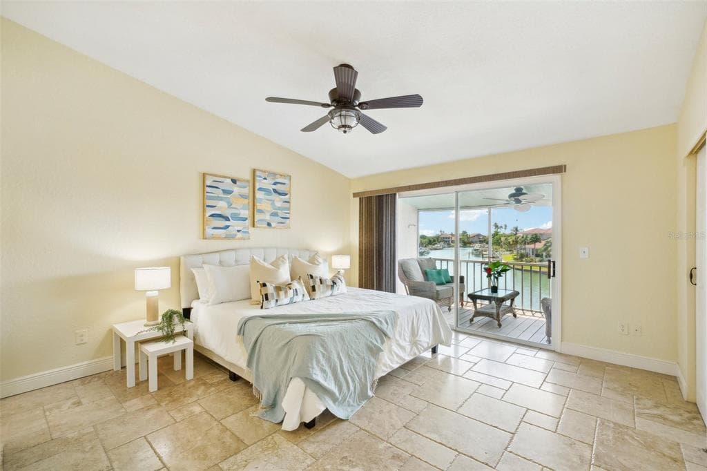 637 PINELLAS BAYWAY 105 photo 24