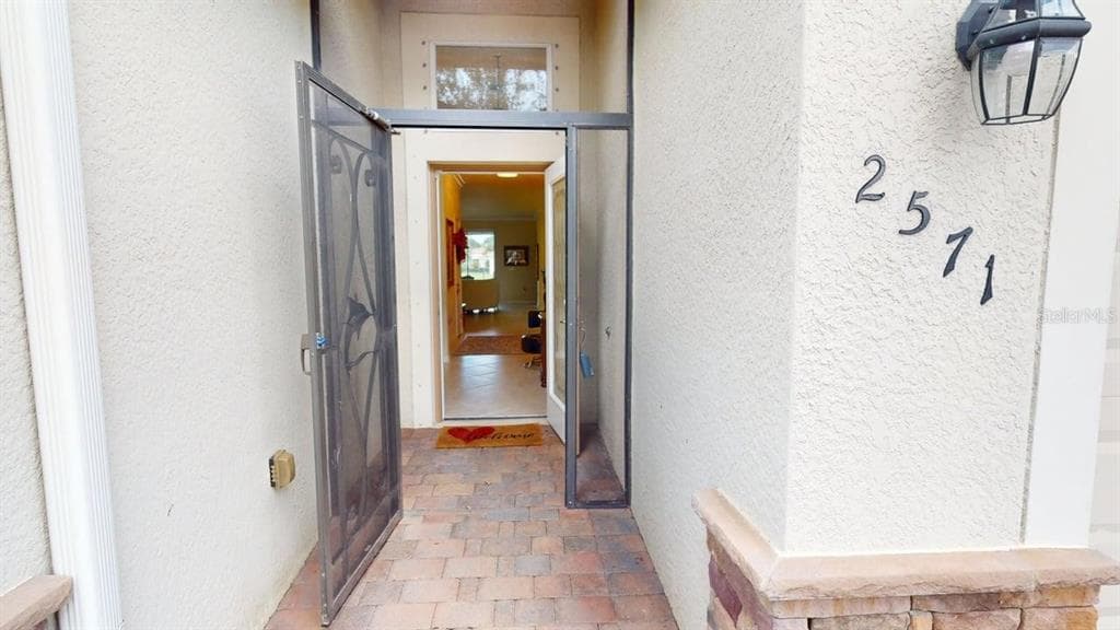 2571 LAURENTINA LANE photo 2