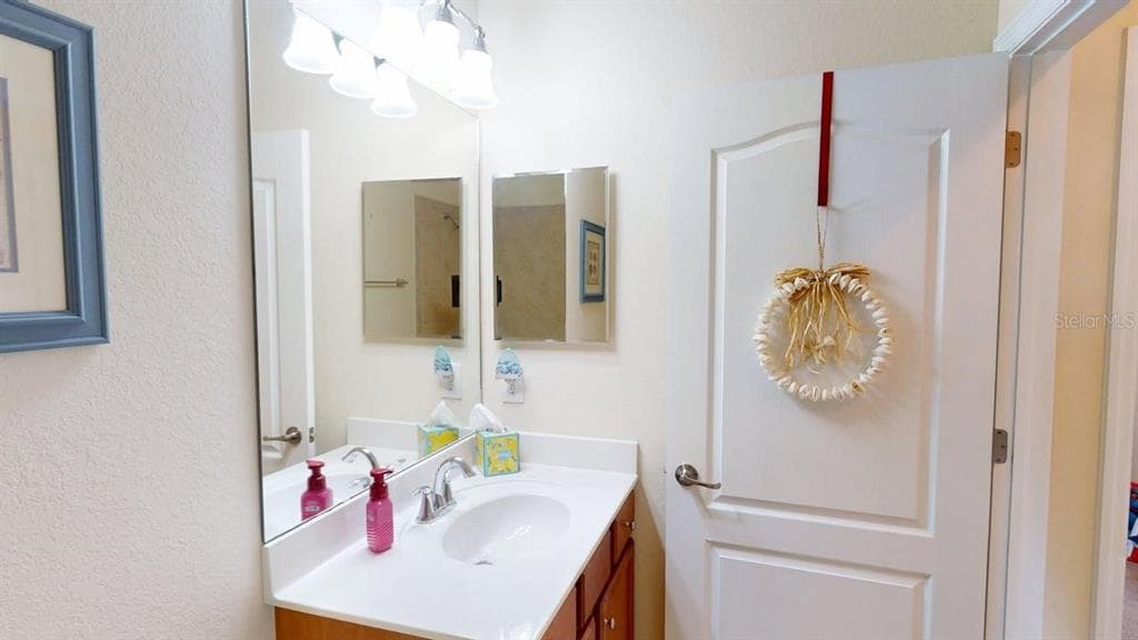 2571 LAURENTINA LANE photo 13
