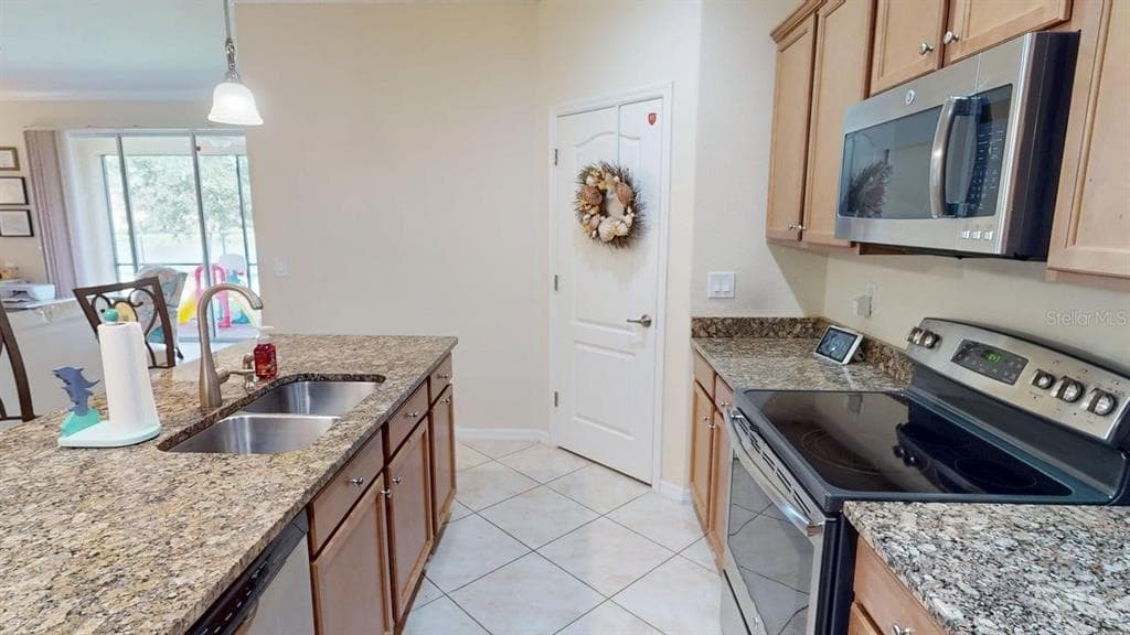 2571 LAURENTINA LANE photo 9