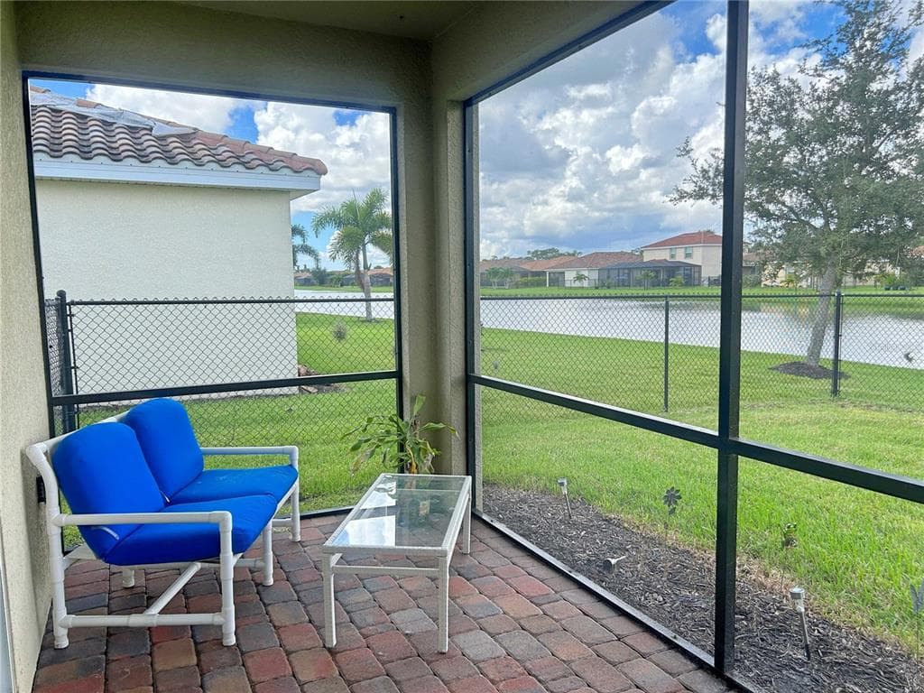 2571 LAURENTINA LANE photo 24