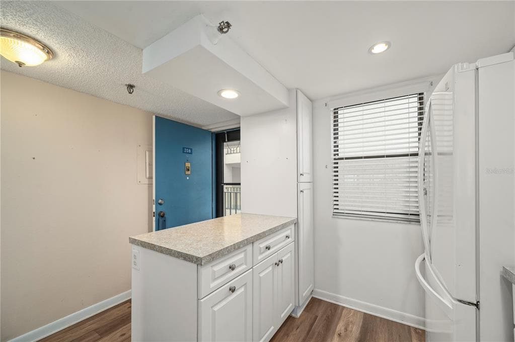1701 BEACH ROAD 208 photo 5