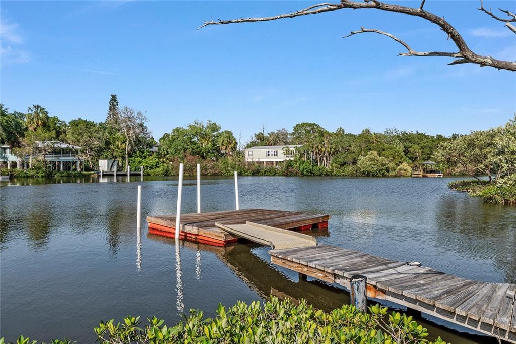 1326 S ESTUARY photo 2