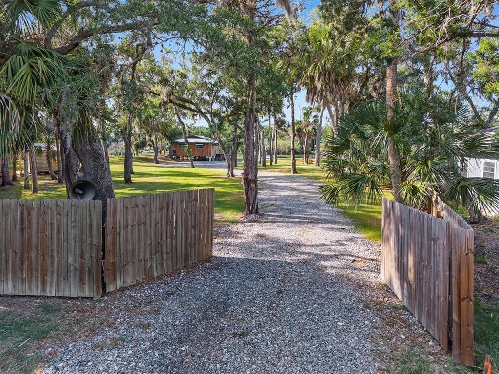 1326 S ESTUARY photo 8
