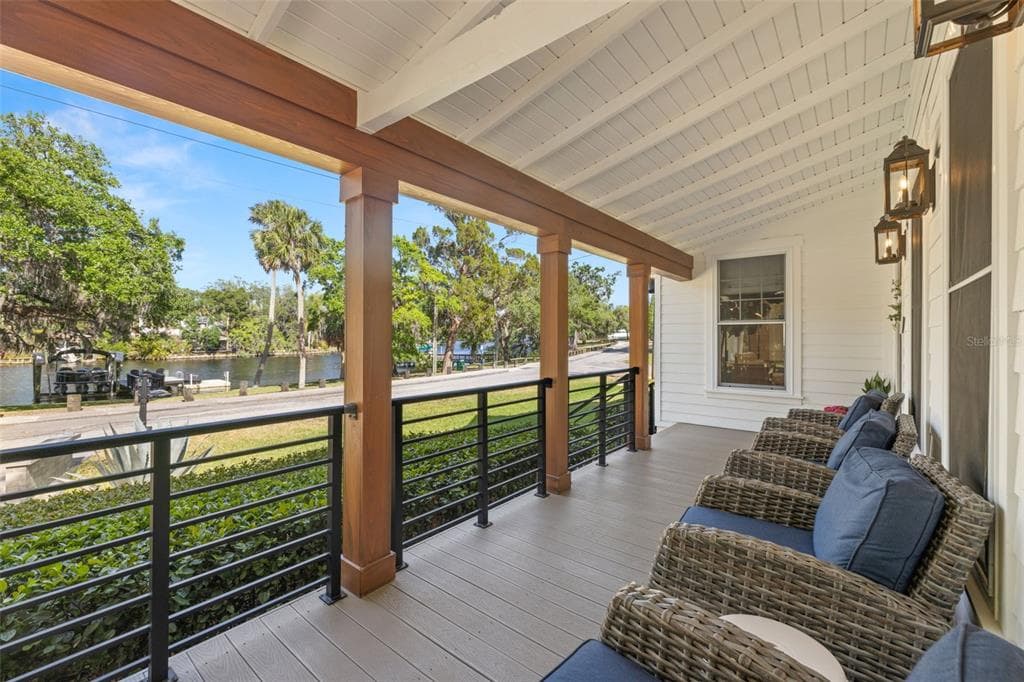 5610 N RIVER SHORE DRIVE photo 8