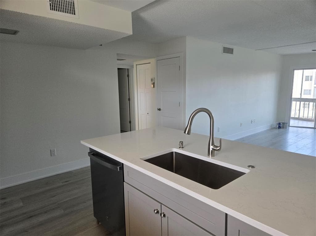 1300 N PORTOFINO DRIVE 406 photo 12