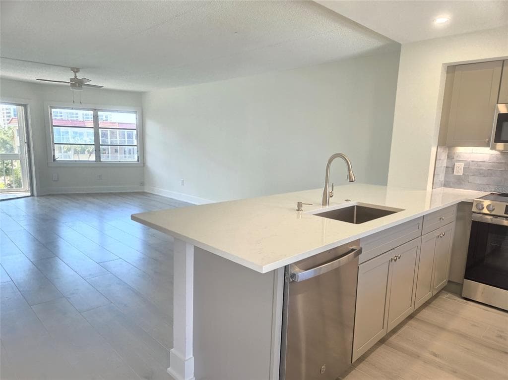 1300 N PORTOFINO DRIVE 406 photo 10