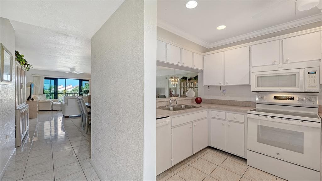 6234 MIDNIGHT PASS ROAD 307 photo 3