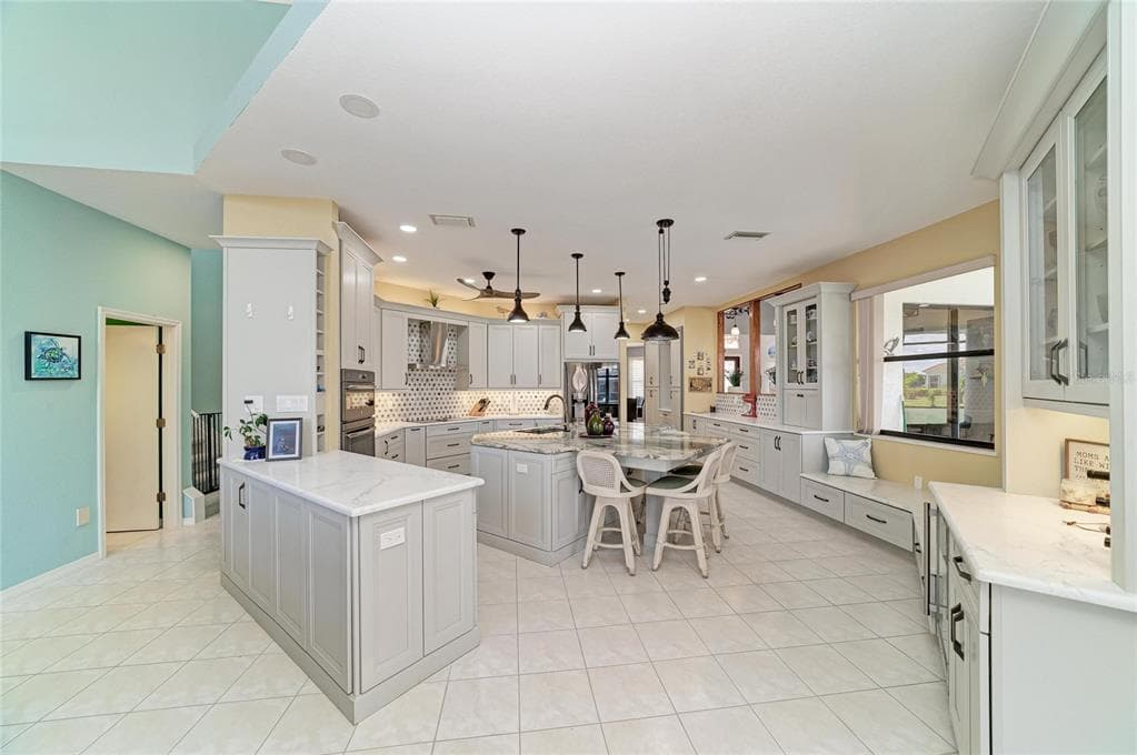524 LA CARUNA COURT photo 18